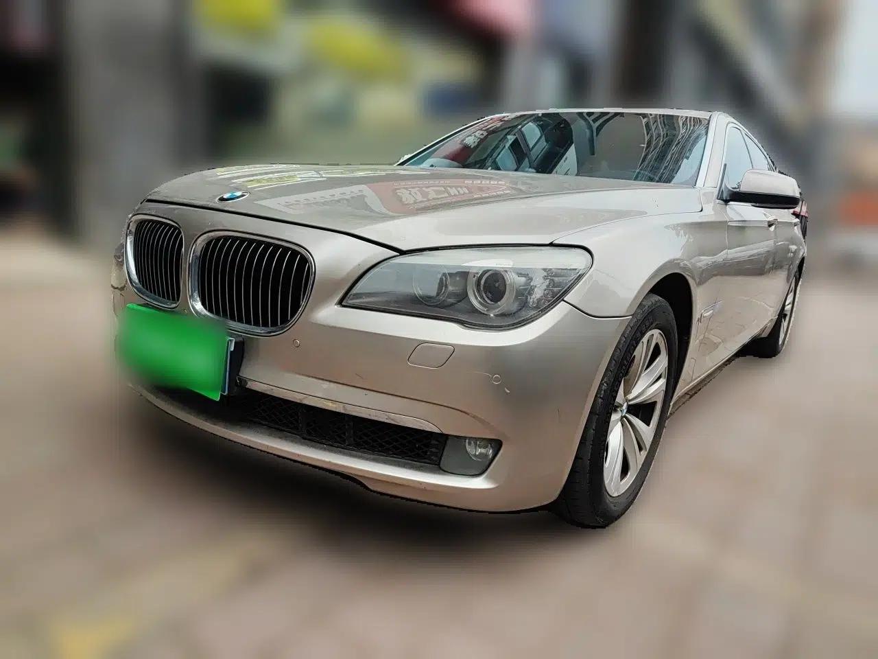 BMW 7 Series 2011 730Li Elegant Model — миниатюра 1
