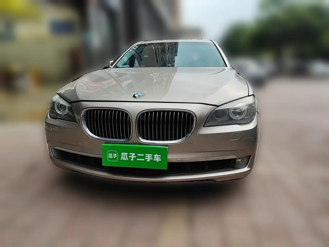 BMW 7 Series 2011 730Li Elegant Model — миниатюра 2
