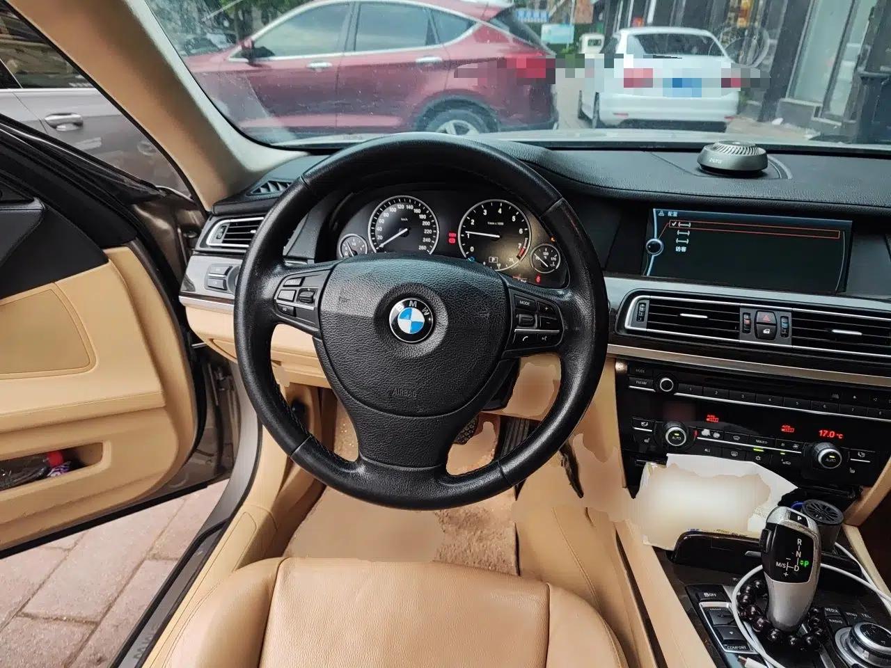BMW 7 Series 2011 730Li Elegant Model — миниатюра 11