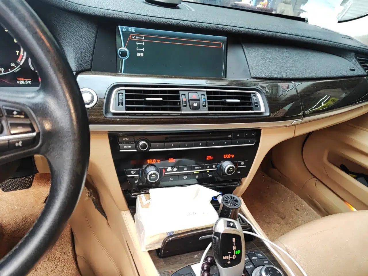 BMW 7 Series 2011 730Li Elegant Model — миниатюра 14