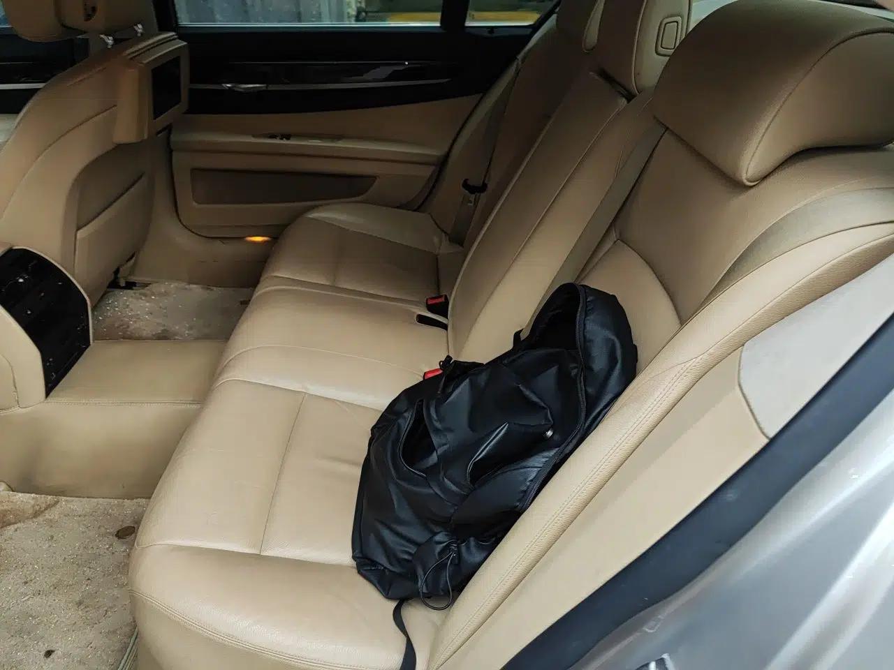 BMW 7 Series 2011 730Li Elegant Model — миниатюра 18