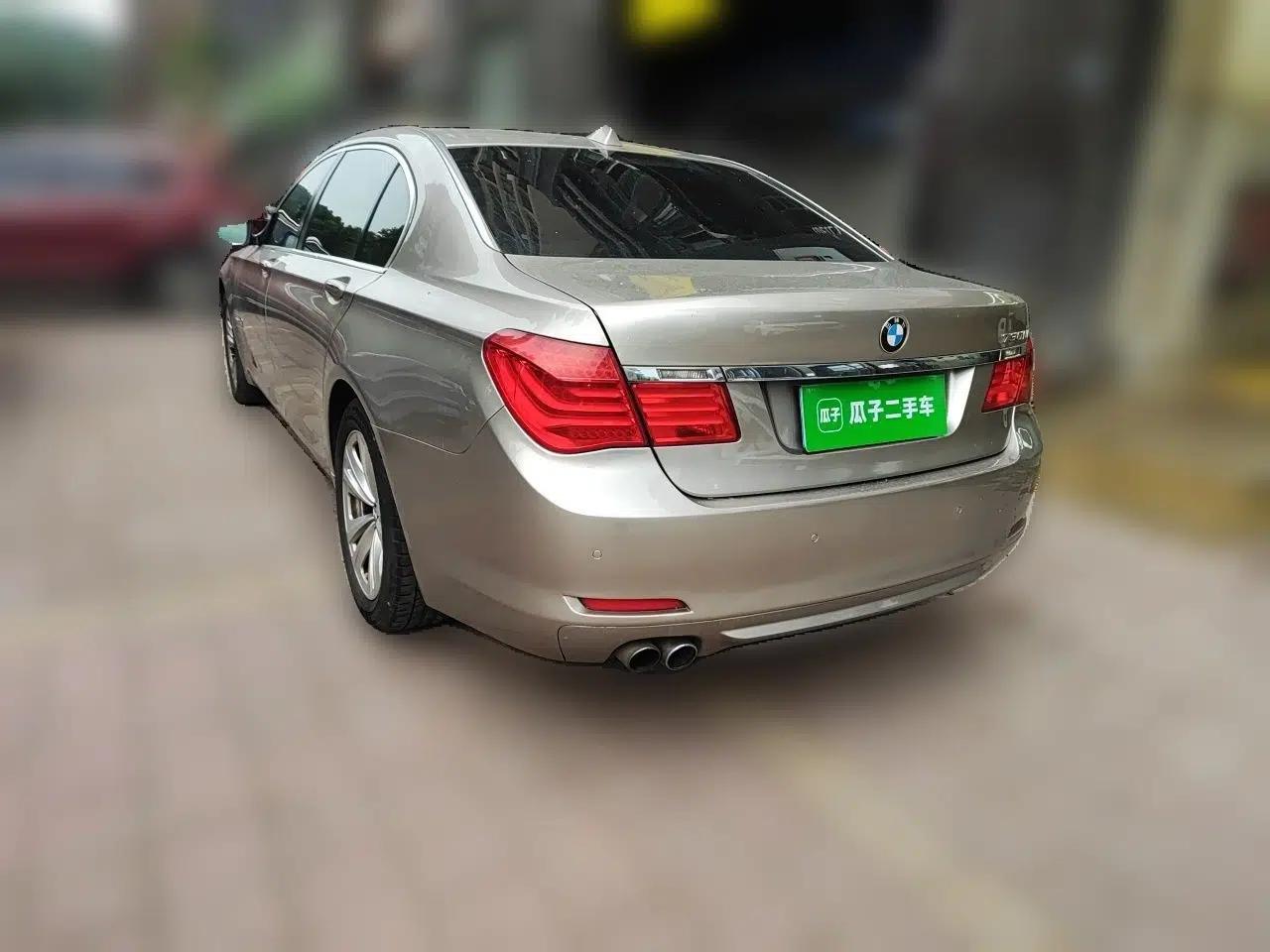 BMW 7 Series 2011 730Li Elegant Model — миниатюра 4