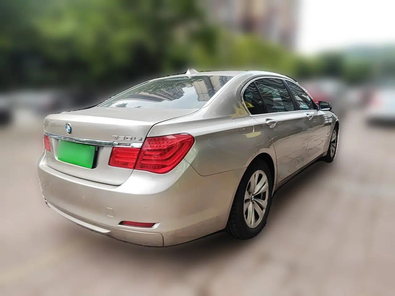 BMW 7 Series 2011 730Li Elegant Model — миниатюра 6