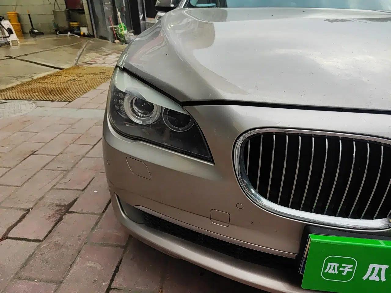 BMW 7 Series 2011 730Li Elegant Model — миниатюра 7