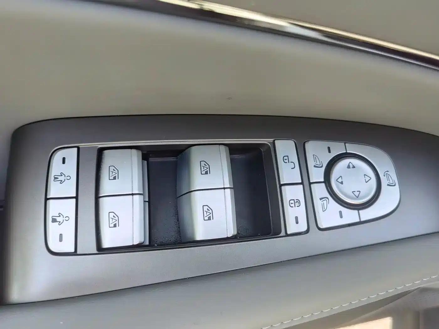 Denza N7 2024 630 AWD Intelligent Driving Ultra Edition — миниатюра 20