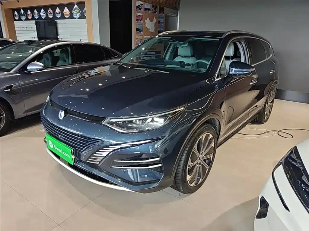 Denza N8 2023 All-Wheel Drive Super Hybrid Flagship Six-Seater Edition — миниатюра 1