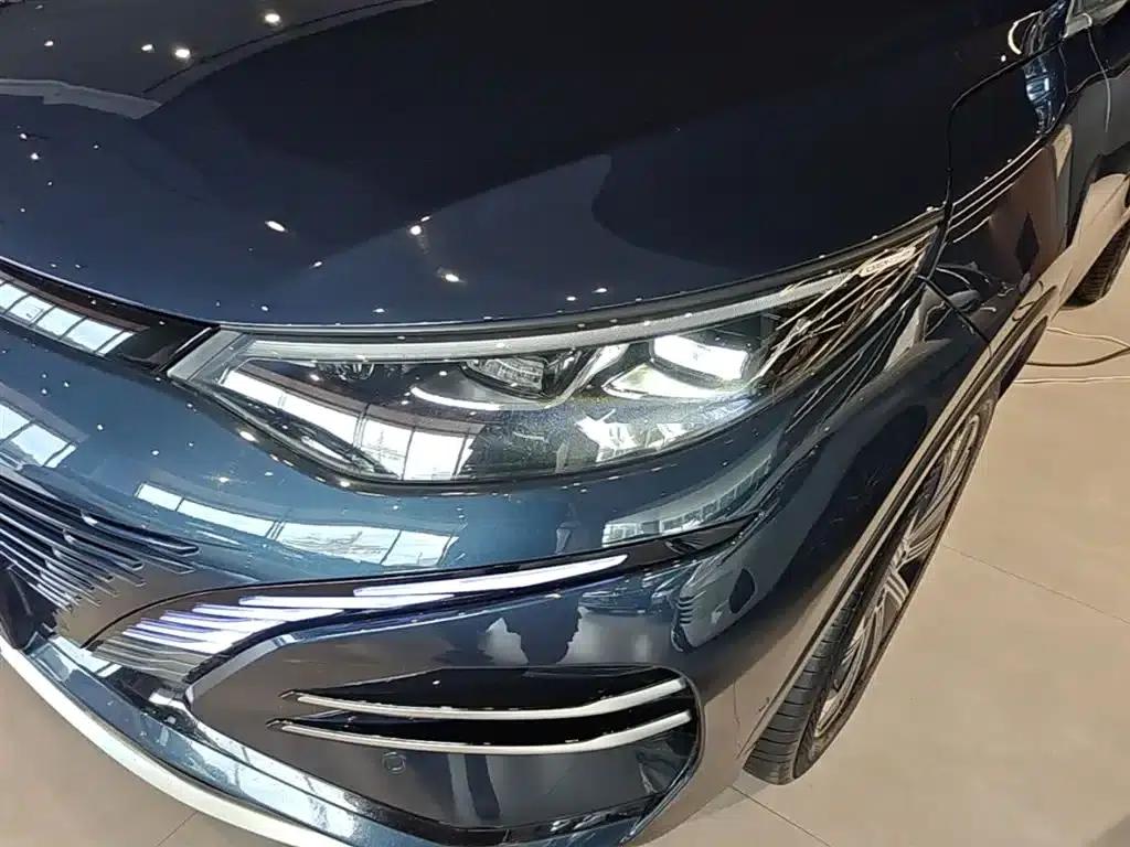 Denza N8 2023 All-Wheel Drive Super Hybrid Flagship Six-Seater Edition — миниатюра 24