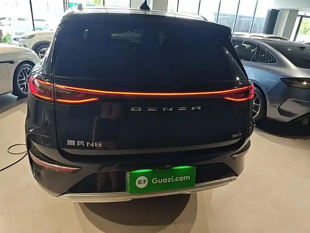 Denza N8 2023 All-Wheel Drive Super Hybrid Flagship Six-Seater Edition — миниатюра 6