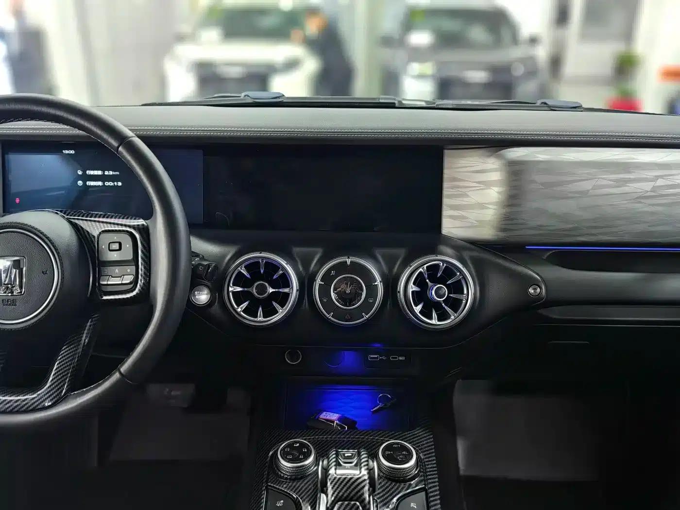 Tank 300 2021 Off-Road Edition 2.0T Challenger — миниатюра 6