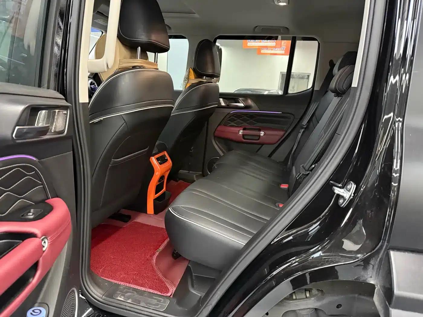 The 2023 Tank 300 City Edition 2.0T is very stylish. — миниатюра 11