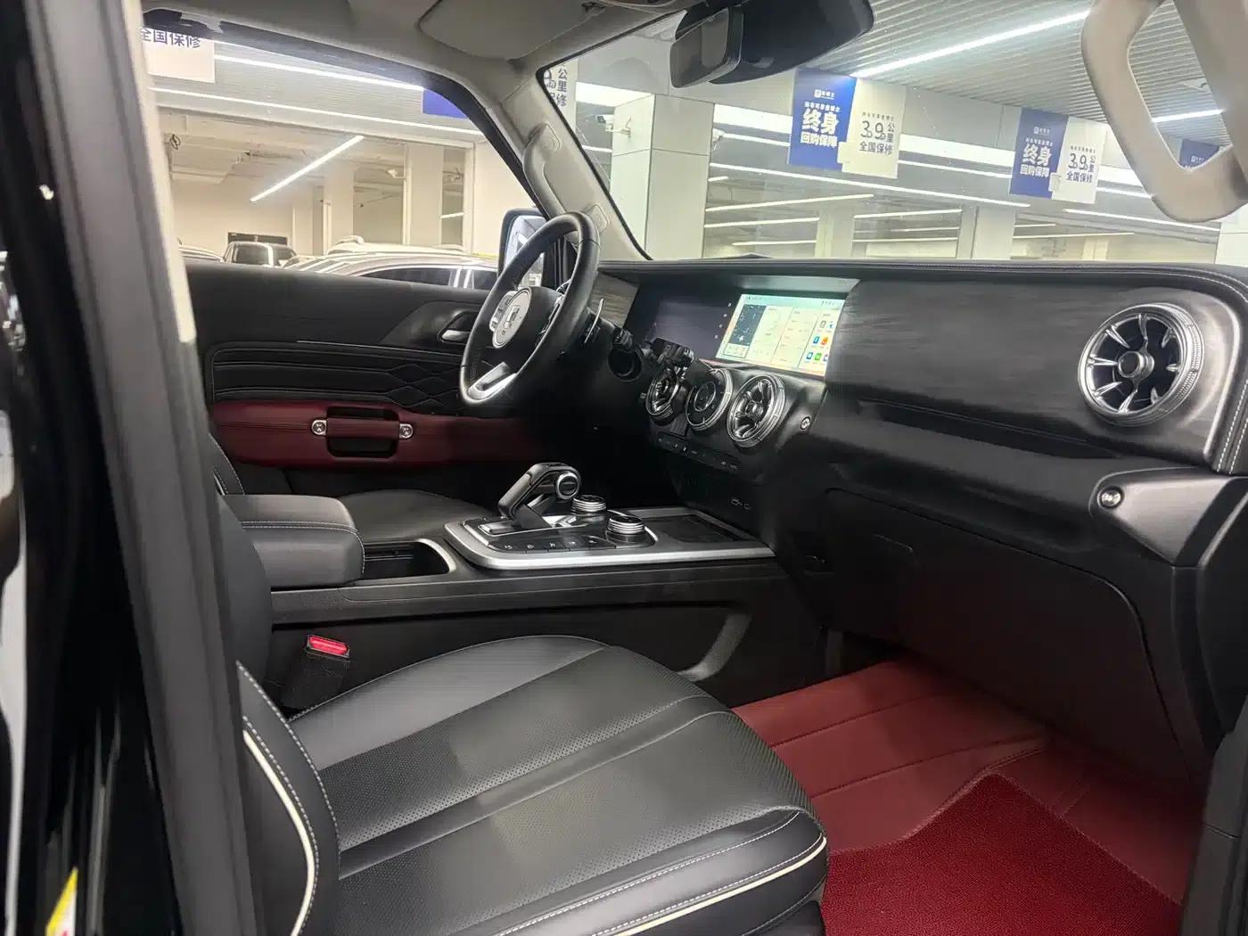 The 2023 Tank 300 City Edition 2.0T is very stylish. — миниатюра 5