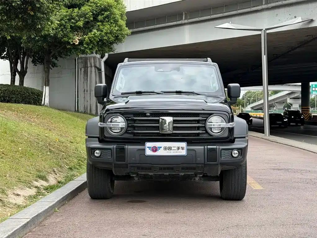 Tank 300 2025 Model 2.0T Gasoline Challenger — миниатюра 2