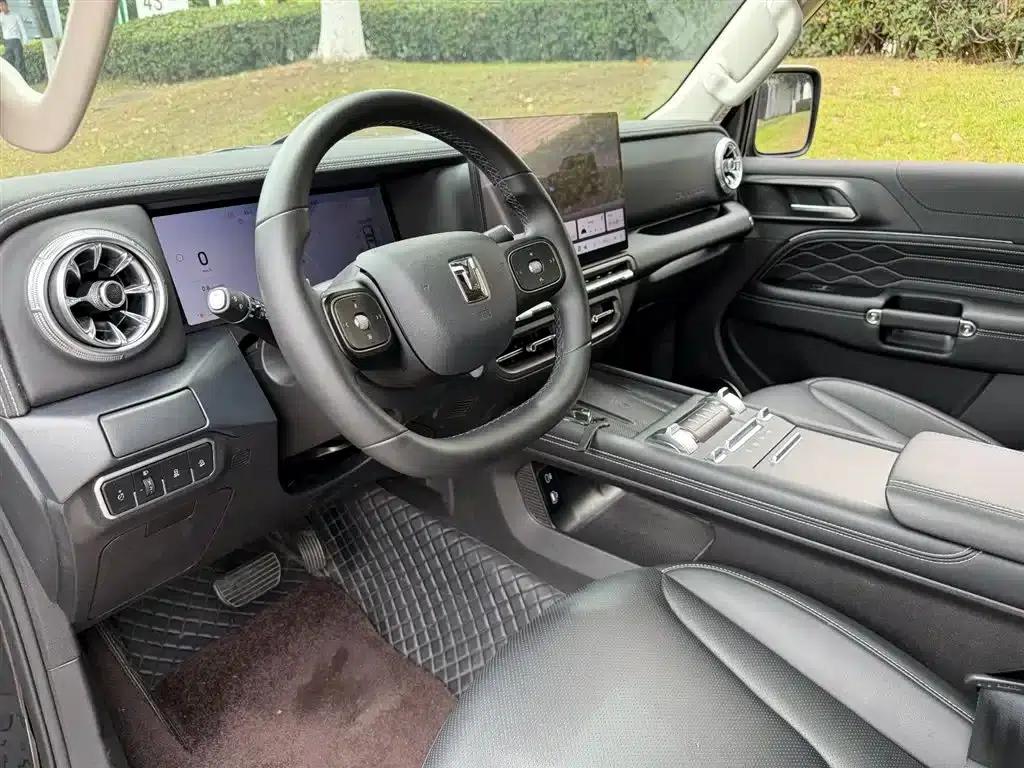 Tank 300 2025 Model 2.0T Gasoline Challenger — миниатюра 7