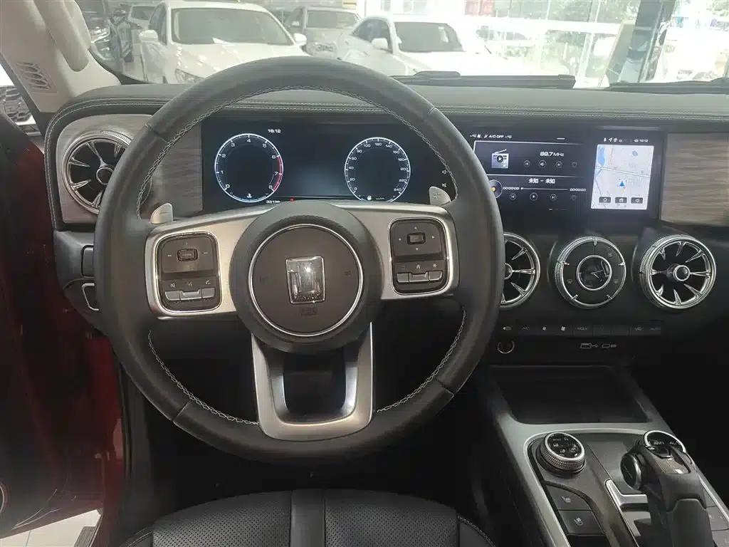 The 2023 Tank 300 City Edition 2.0T is very stylish. — миниатюра 13
