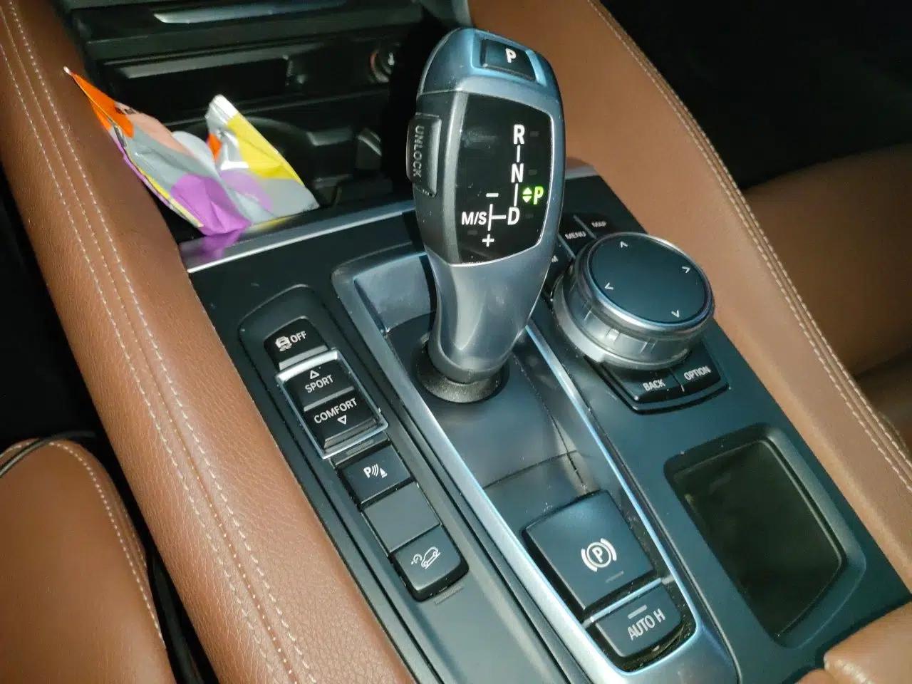 BMW X6 2018 xDrive28i — миниатюра 15