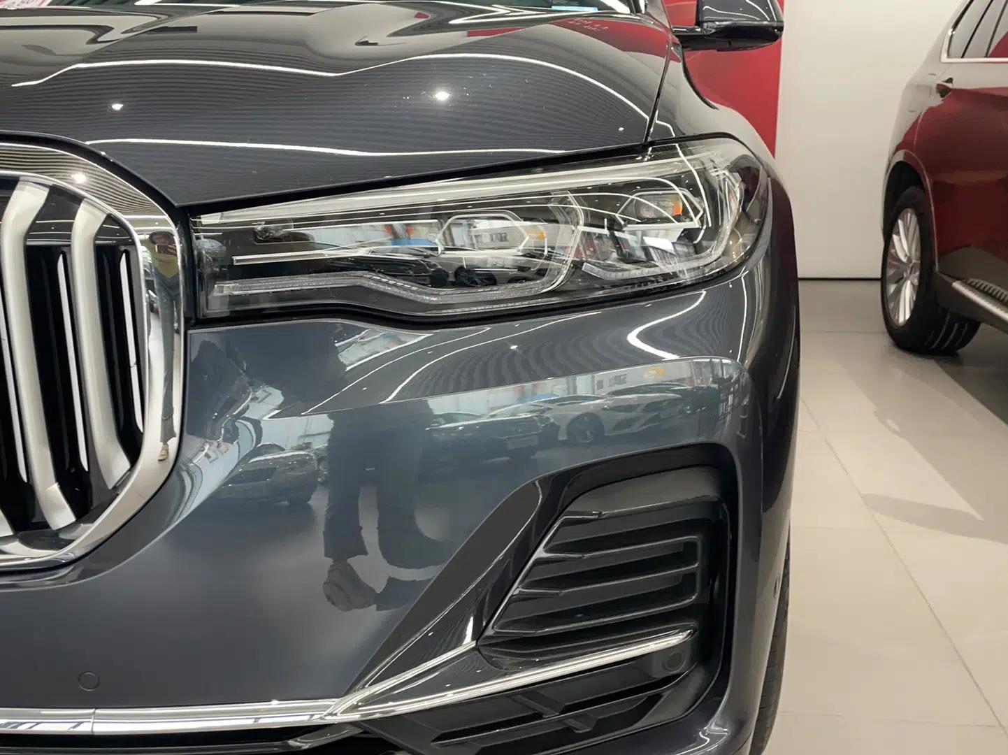 BMW X7 2020 xDrive40i Luxury Package with Leading Features — миниатюра 2