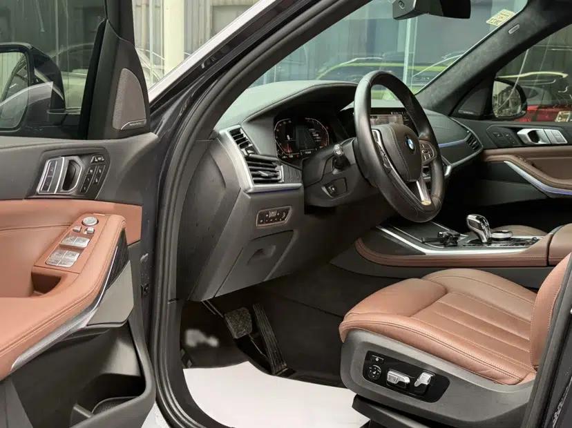 BMW X7 2020 xDrive40i Luxury Package with Leading Features — миниатюра 12