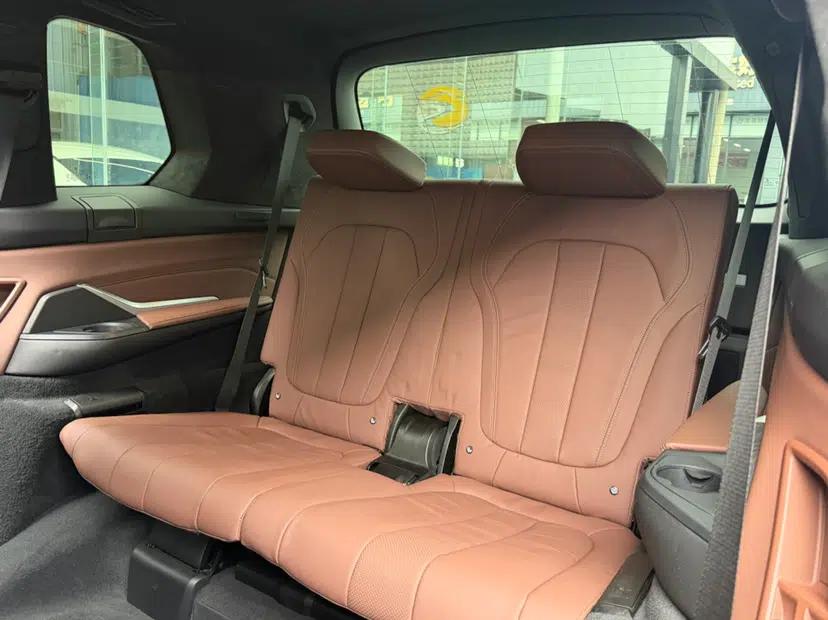 BMW X7 2020 xDrive40i Luxury Package with Leading Features — миниатюра 13