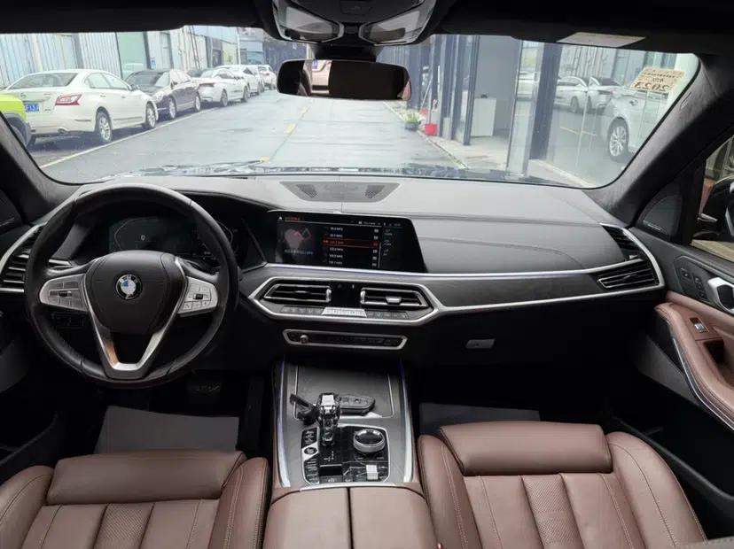 BMW X7 2020 xDrive40i Luxury Package with Leading Features — миниатюра 14
