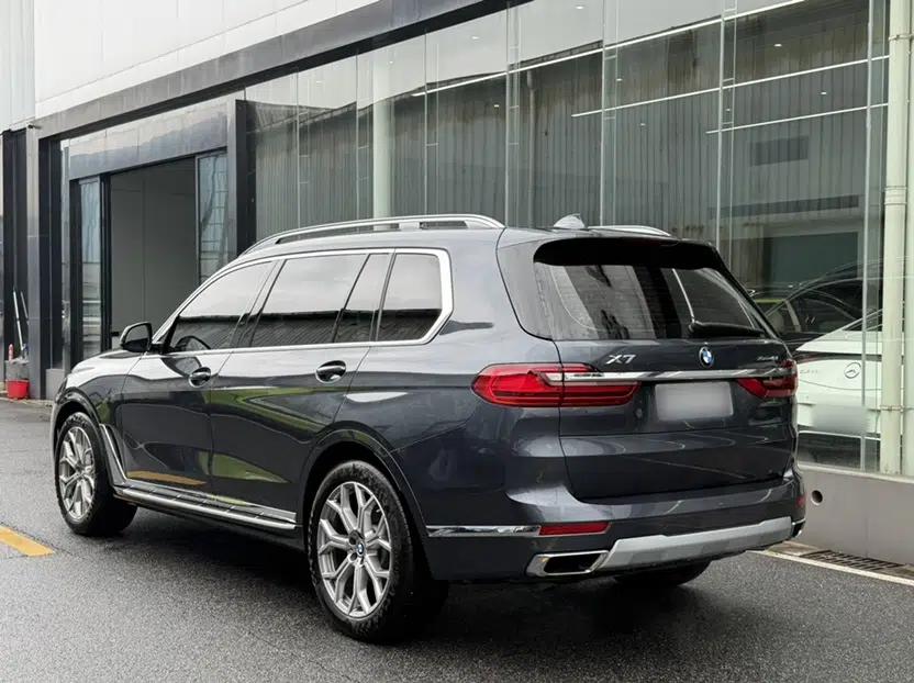 BMW X7 2020 xDrive40i Luxury Package with Leading Features — миниатюра 3