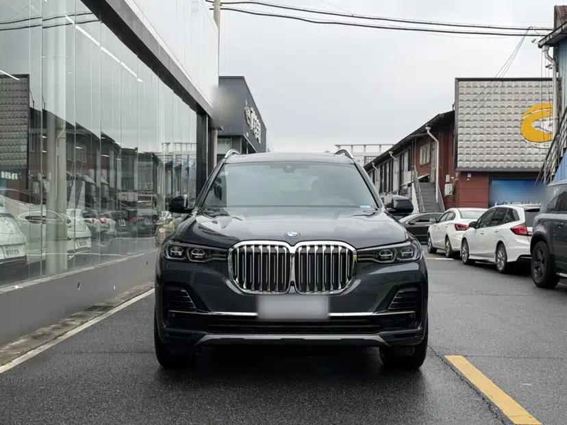 BMW X7 2020 xDrive40i Luxury Package with Leading Features — миниатюра 4