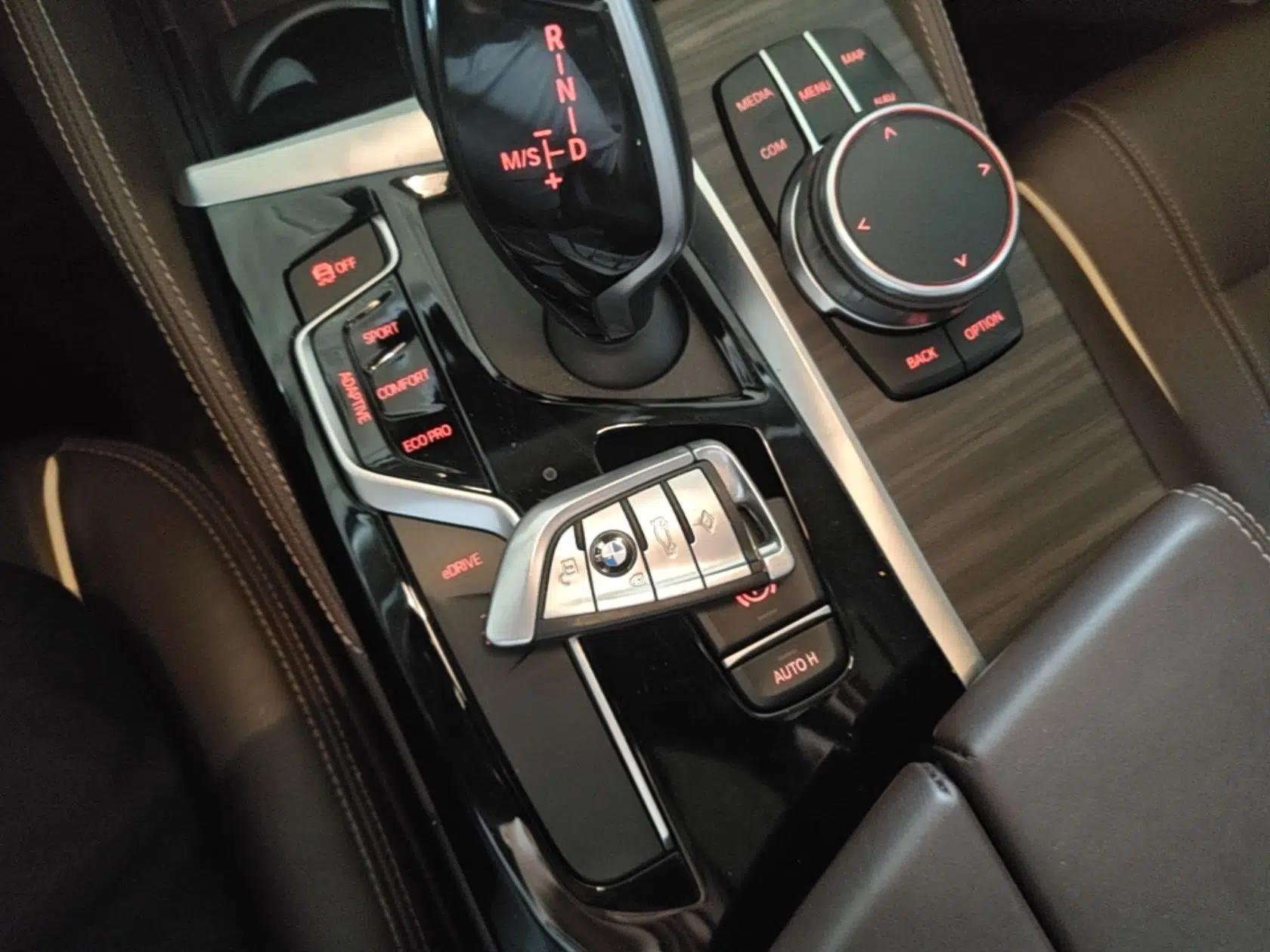 BMW 5 Series New Energy 2019 Updated Version 530Le Luxury Package — миниатюра 12