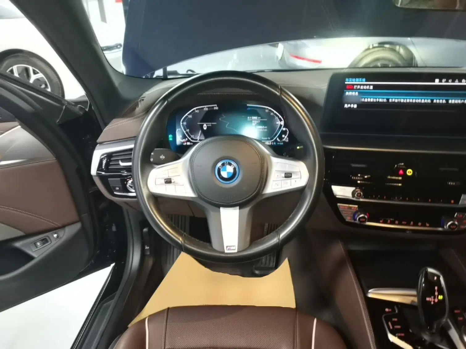 BMW 5 Series New Energy 2022 Second Facelift 535Le M Sport Package — миниатюра 14