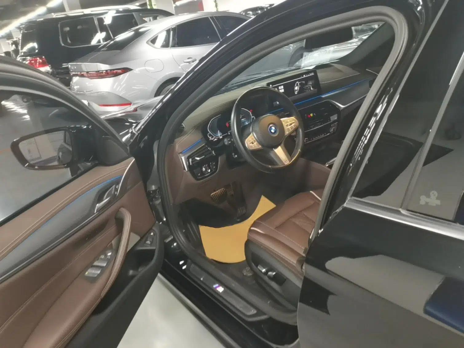 BMW 5 Series New Energy 2022 Second Facelift 535Le M Sport Package — миниатюра 18