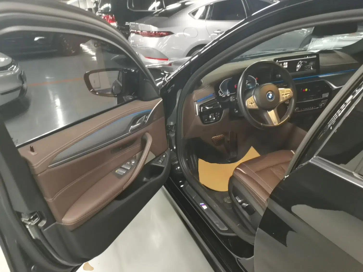 BMW 5 Series New Energy 2022 Second Facelift 535Le M Sport Package — миниатюра 19