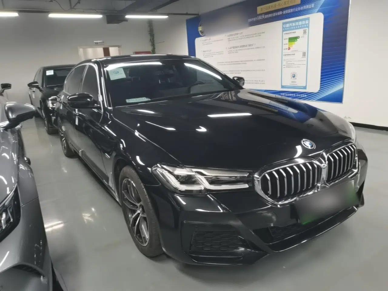 BMW 5 Series New Energy 2022 Second Facelift 535Le M Sport Package — миниатюра 3