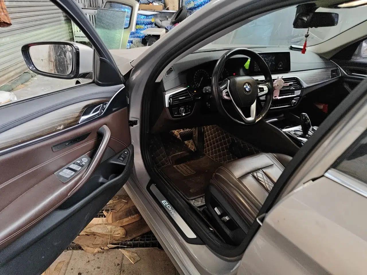 BMW 5 Series New Energy 2019 Updated Version 530Le Luxury Package — миниатюра 17