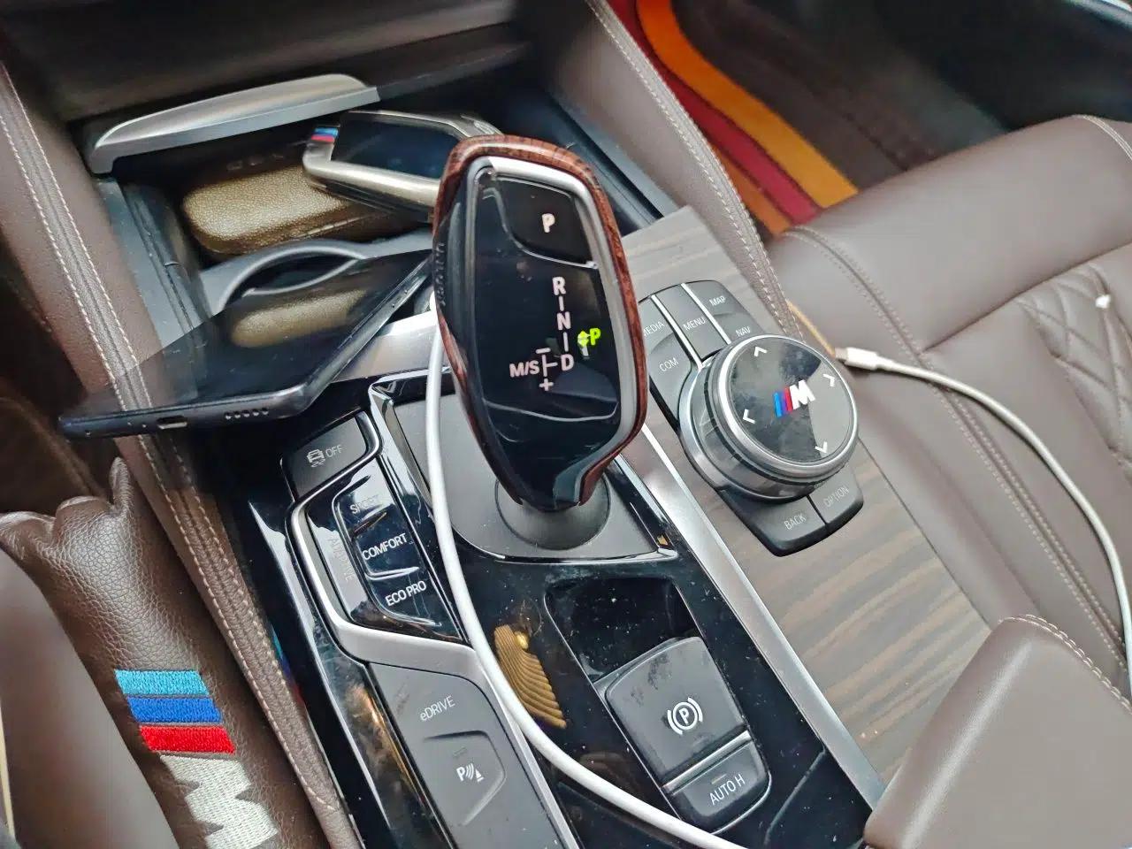 BMW 5 Series New Energy 2019 530Le Luxury Package — миниатюра 15