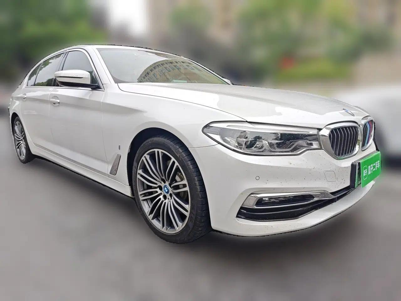 BMW 5 Series New Energy 2019 530Le Luxury Package — миниатюра 3