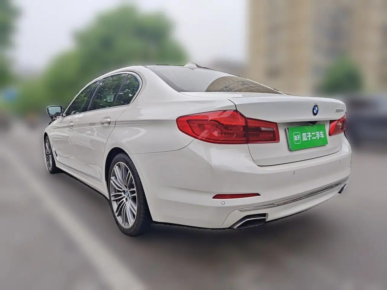 BMW 5 Series New Energy 2019 530Le Luxury Package — миниатюра 4