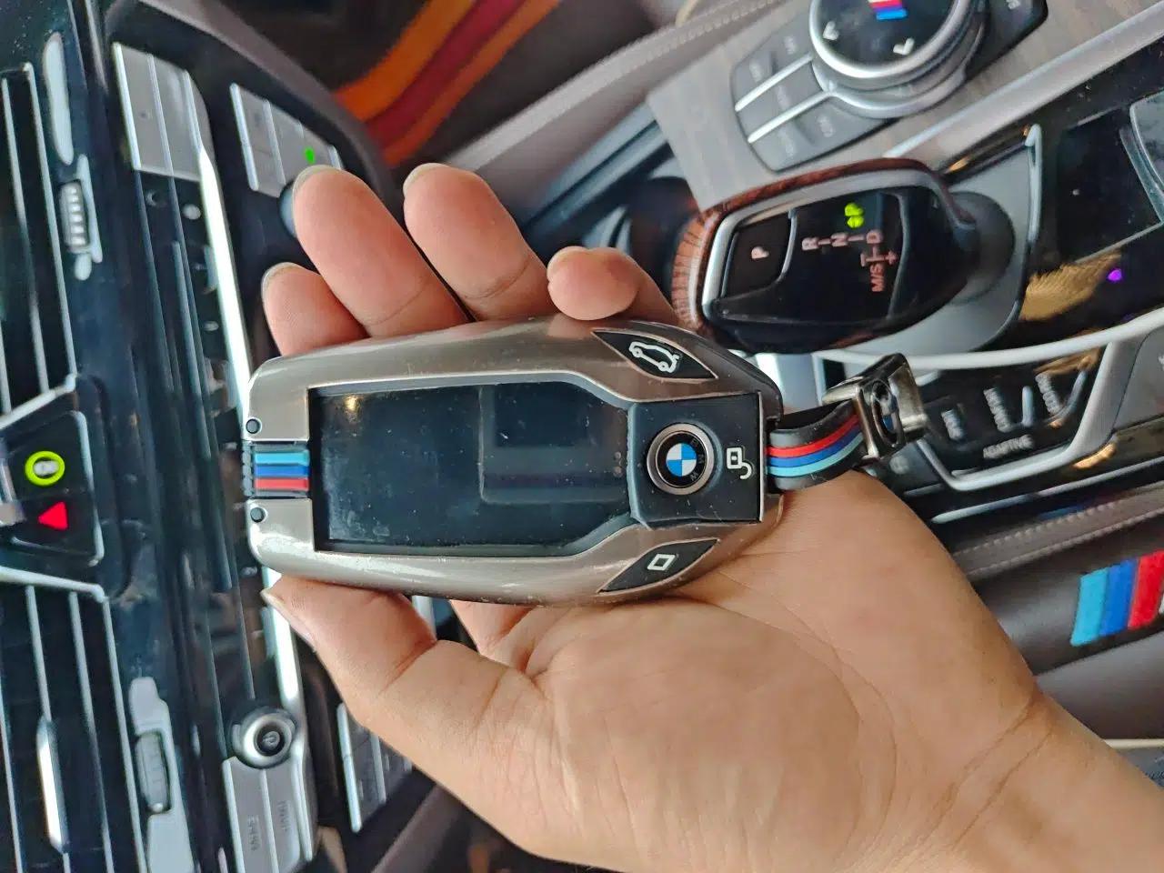BMW 5 Series New Energy 2019 530Le Luxury Package — миниатюра 9