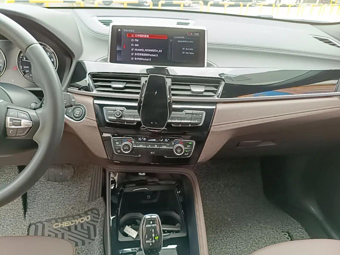 BMW X2 2020 sDrive25i Leading Model M Sport Package — миниатюра 16