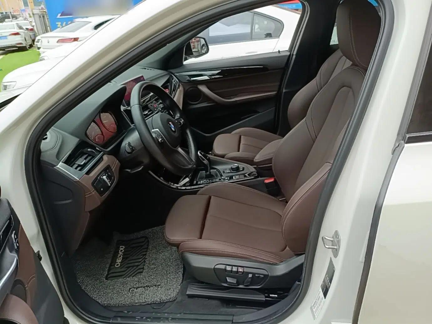 BMW X2 2020 sDrive25i Leading Model M Sport Package — миниатюра 18