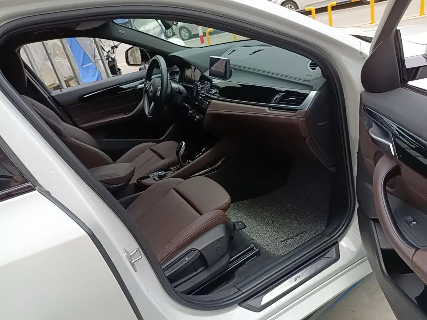 BMW X2 2020 sDrive25i Leading Model M Sport Package — миниатюра 23
