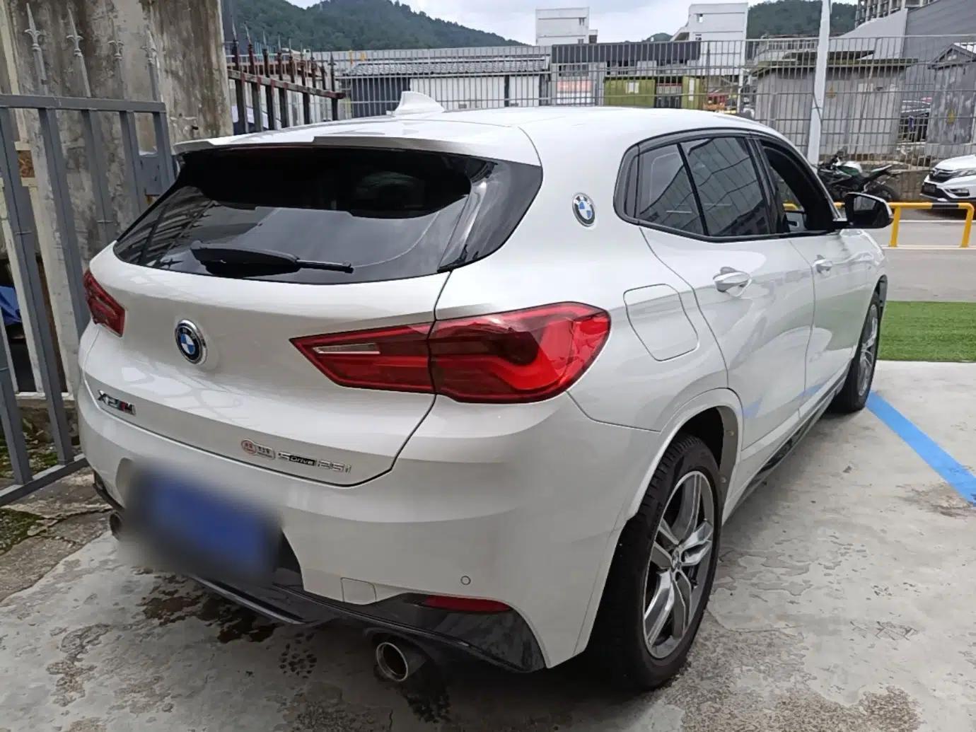 BMW X2 2020 sDrive25i Leading Model M Sport Package — миниатюра 6