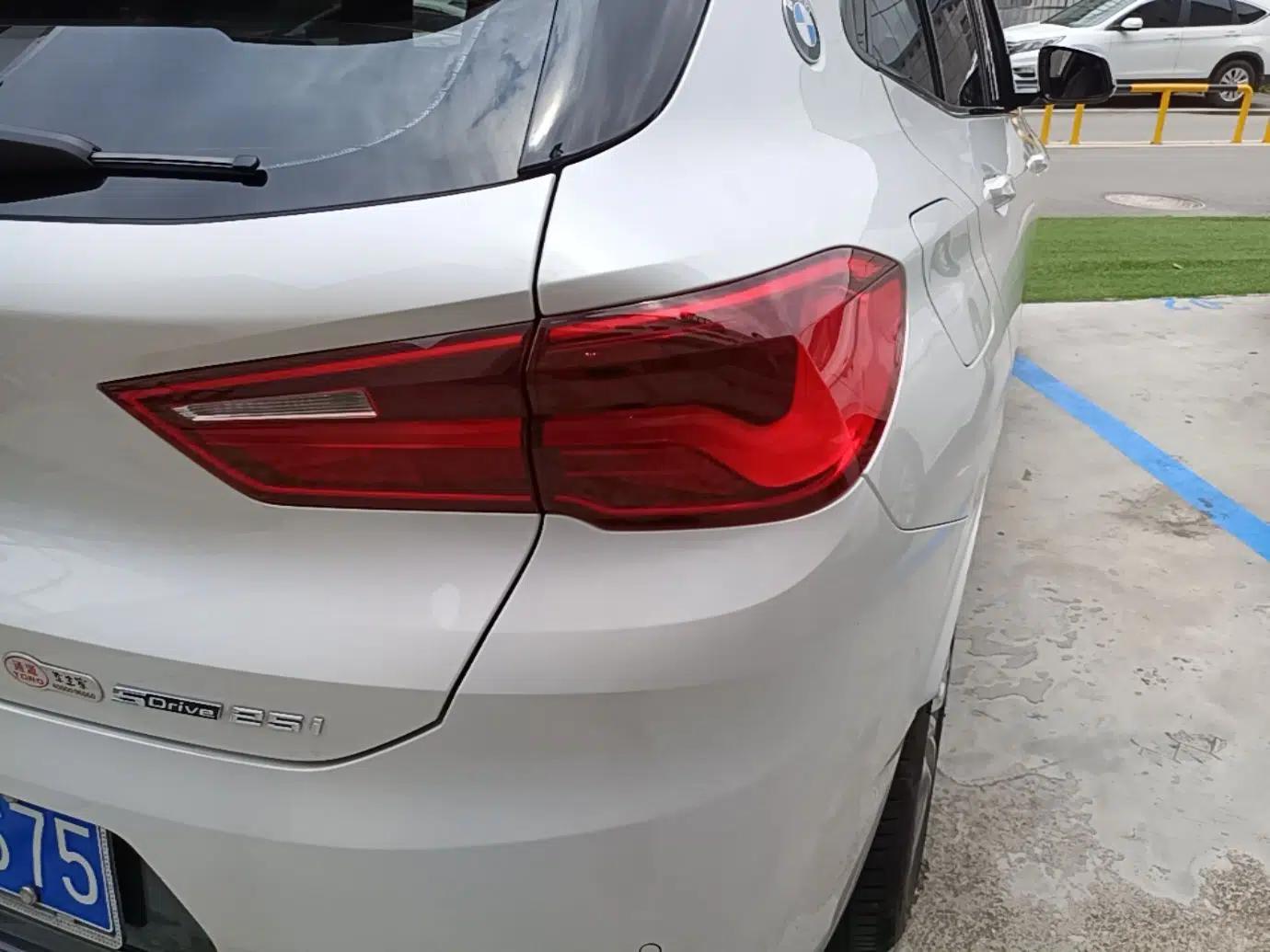 BMW X2 2020 sDrive25i Leading Model M Sport Package — миниатюра 7