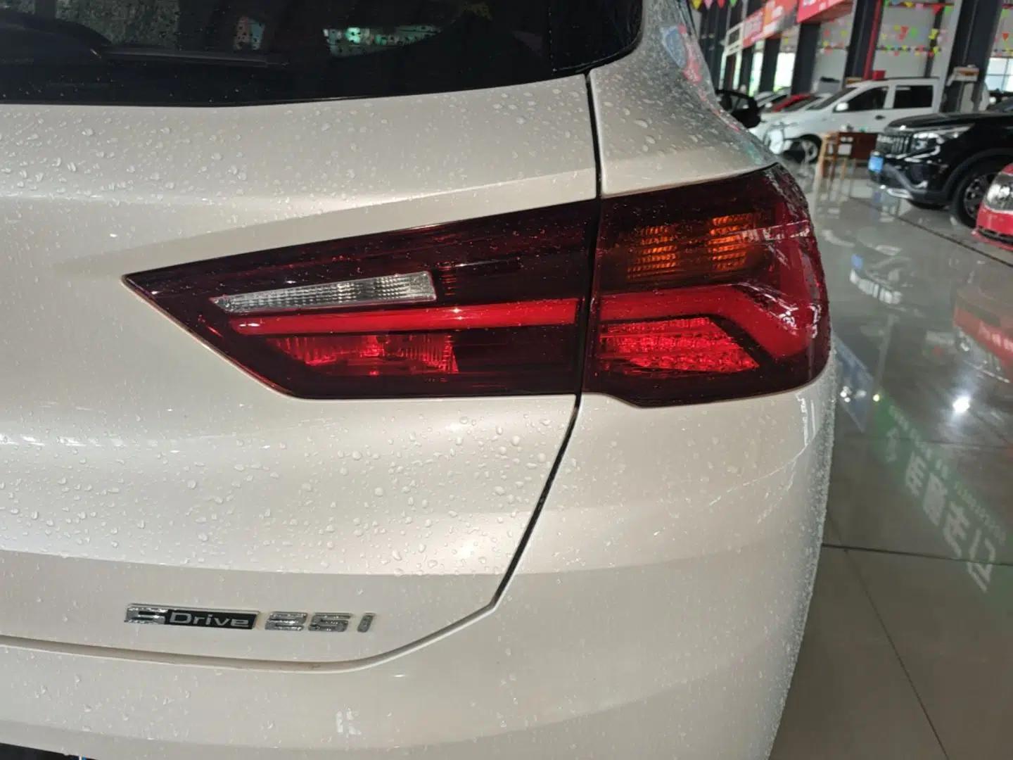 BMW X2 2023 sDrive25i M Sport Night Edition — миниатюра 7