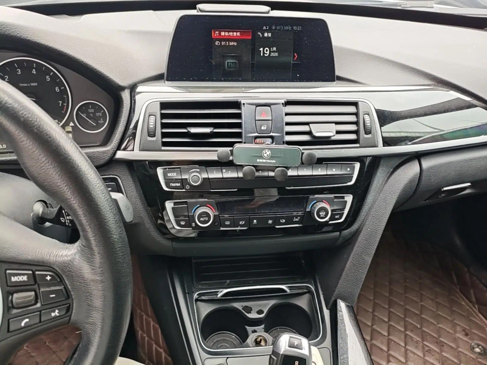 BMW 3 Series GT 2019 320i Sport Edition — миниатюра 16