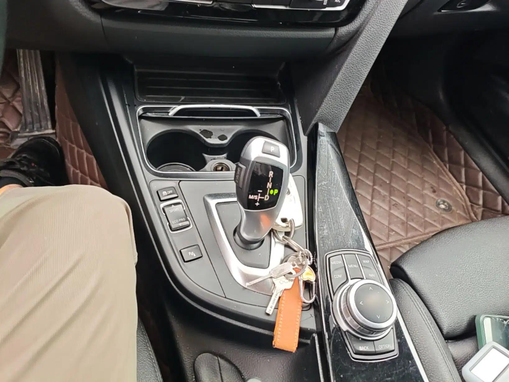 BMW 3 Series GT 2019 320i Sport Edition — миниатюра 17