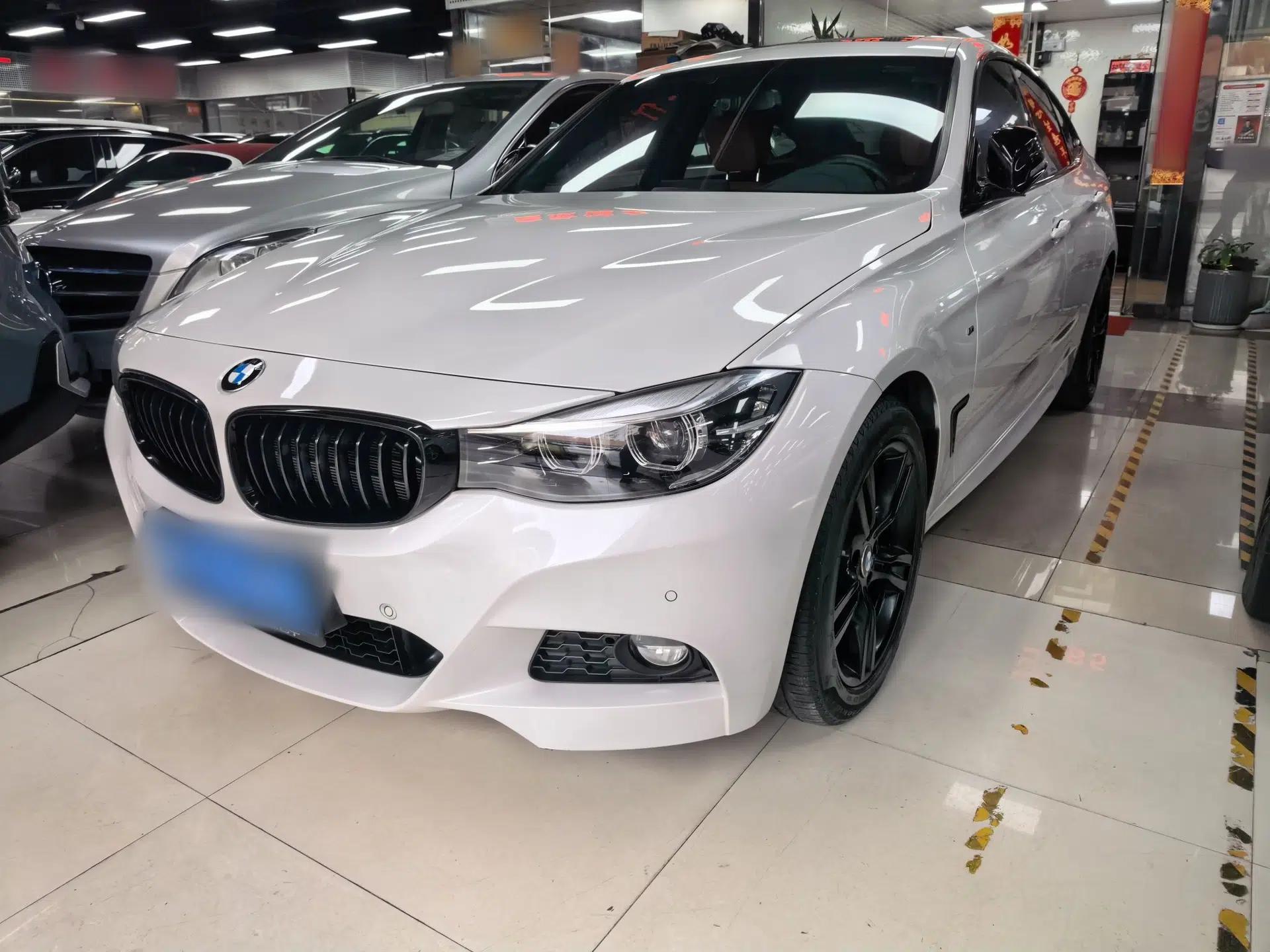 BMW 3 Series GT 2019 320i M Sport Night Edition — миниатюра 1