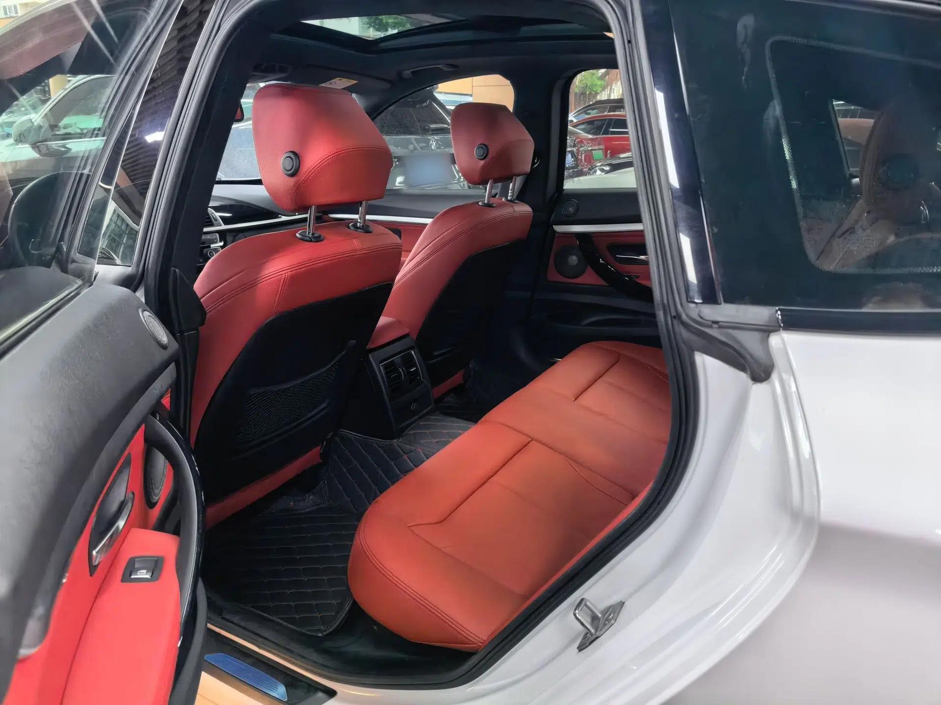 BMW 3 Series GT 2019 320i M Sport Night Edition — миниатюра 16