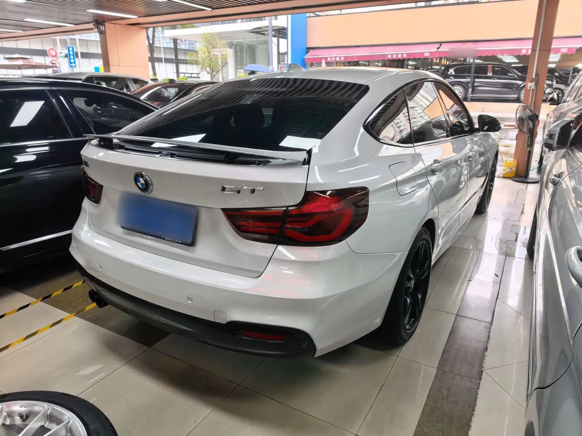 BMW 3 Series GT 2019 320i M Sport Night Edition — миниатюра 6