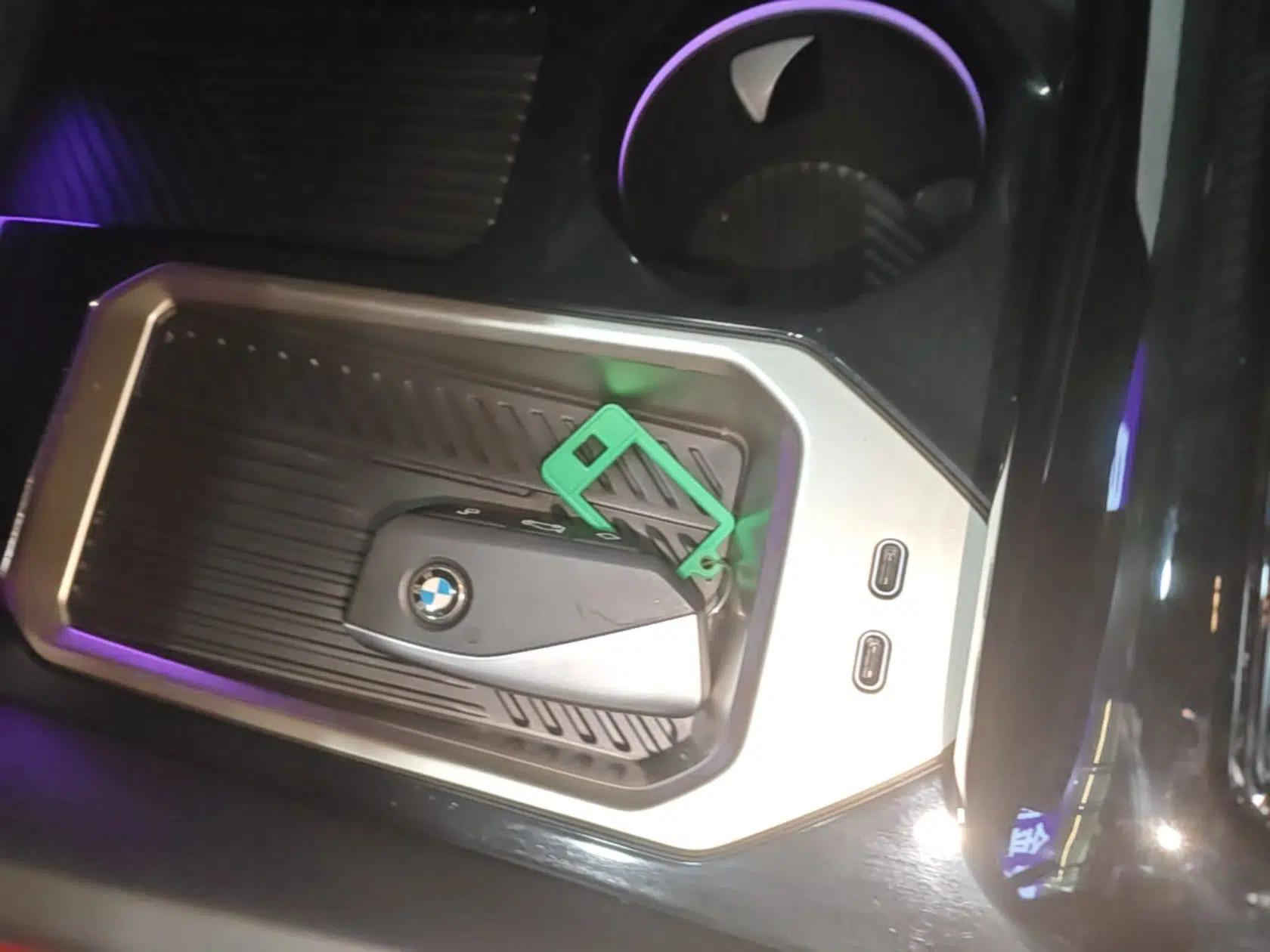 BMW i5 2024 eDrive 35L Luxury Model with M Sport Package — миниатюра 12