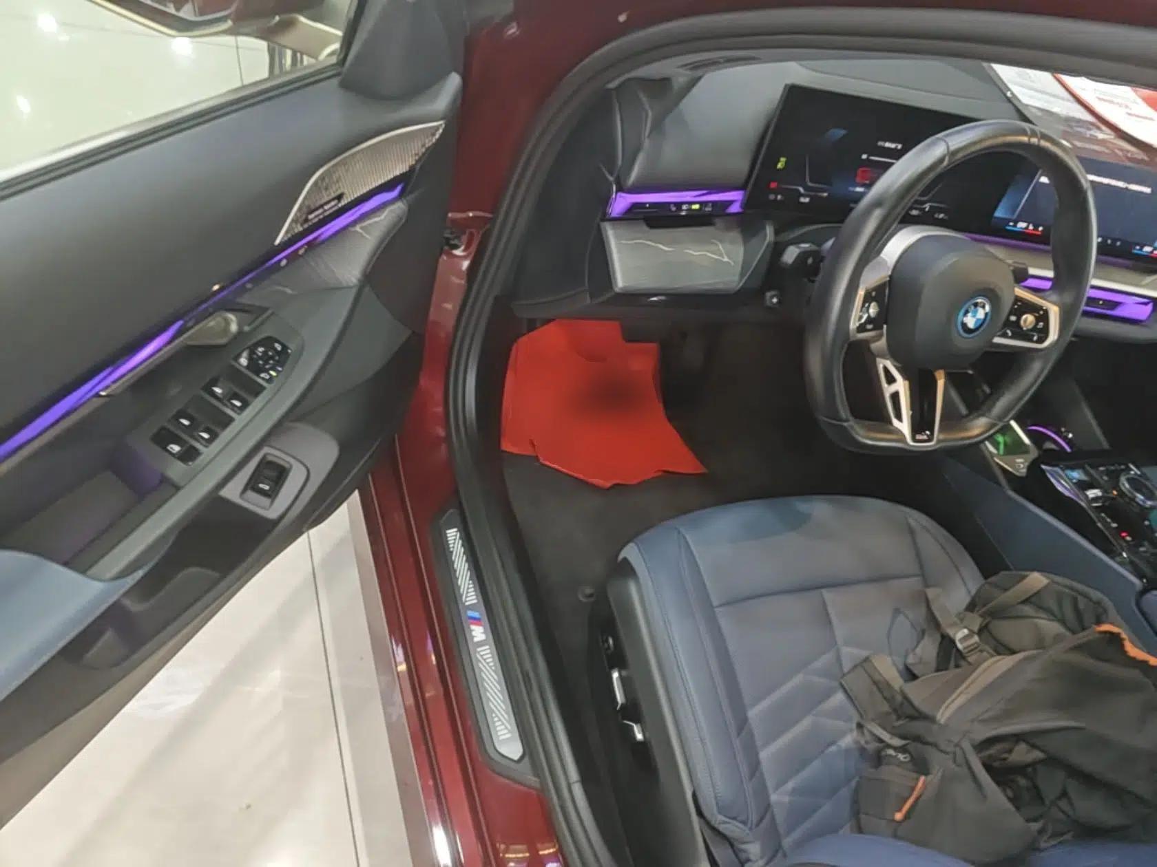 BMW i5 2024 eDrive 35L Luxury Model with M Sport Package — миниатюра 19