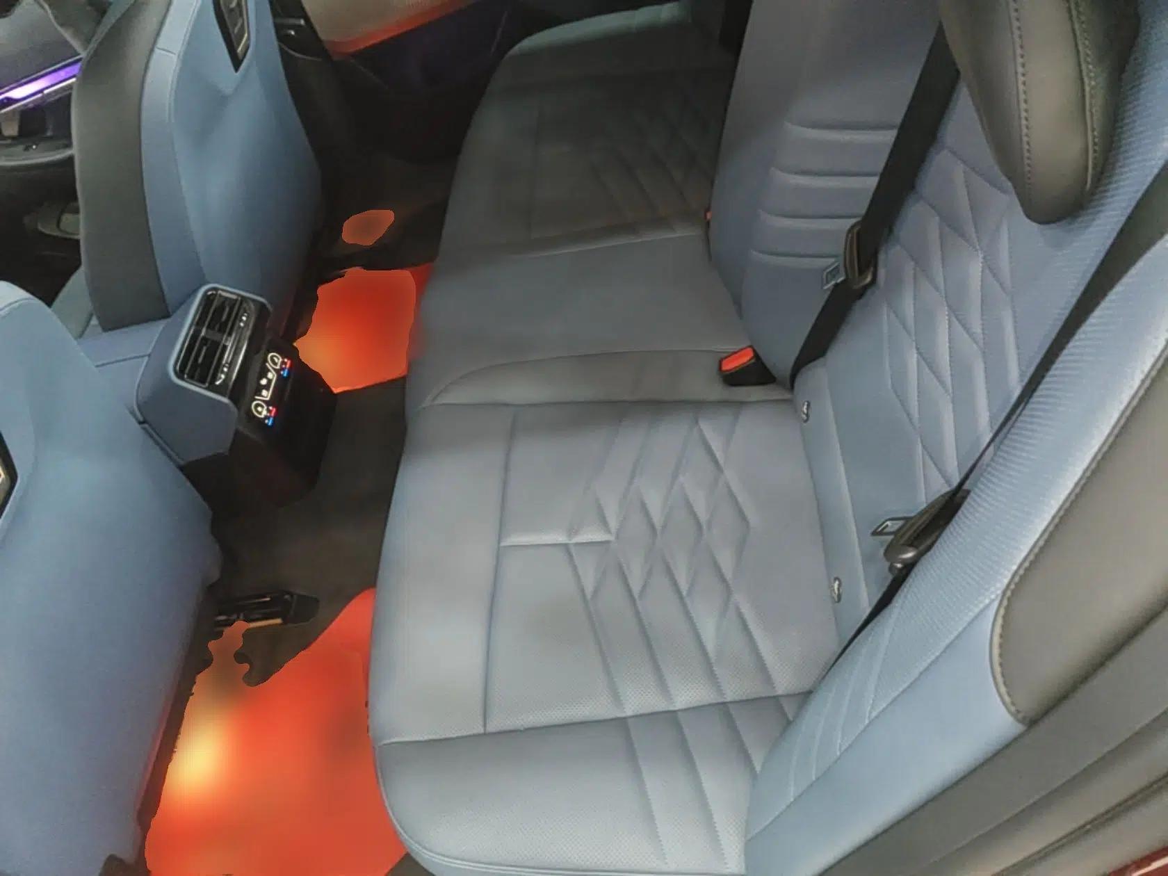 BMW i5 2024 eDrive 35L Luxury Model with M Sport Package — миниатюра 20