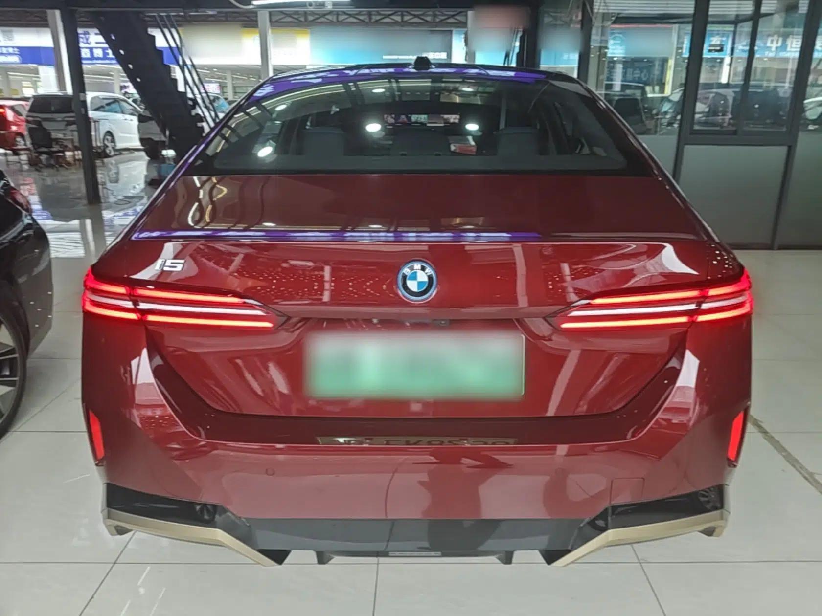 BMW i5 2024 eDrive 35L Luxury Model with M Sport Package — миниатюра 5
